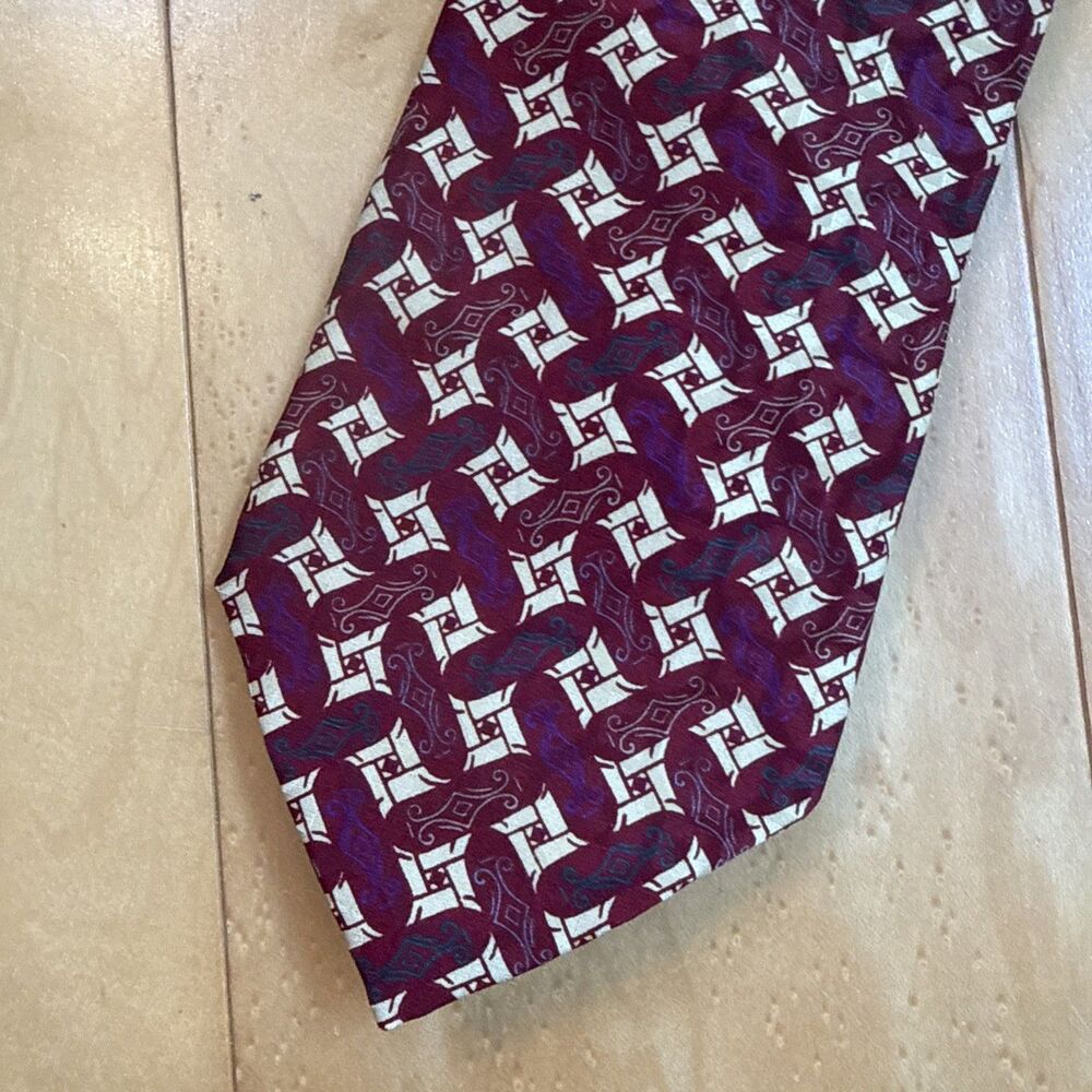 CHRISTIAN DIOR MAROON GEOMETRIC SILK TIE